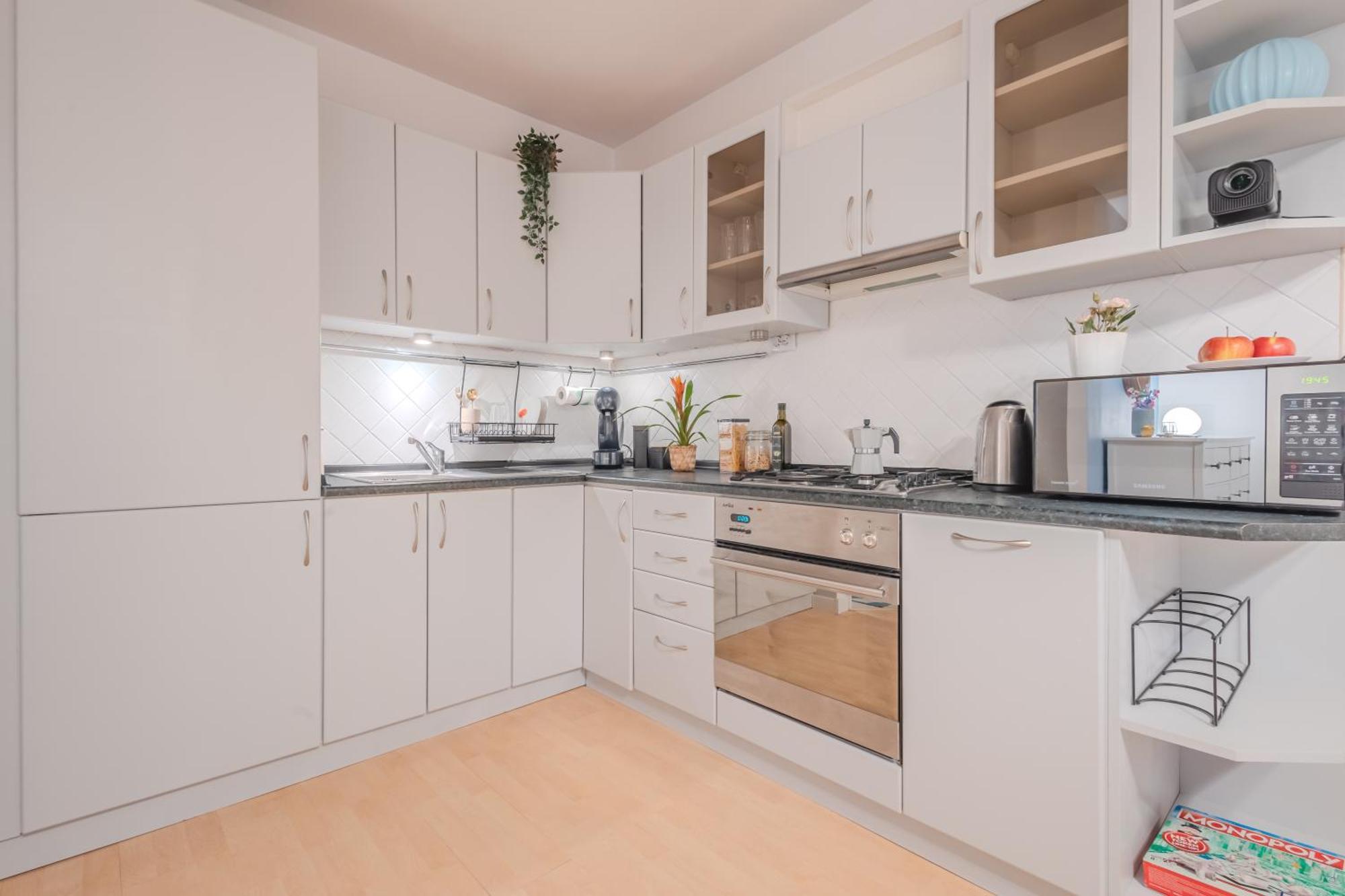 Rezydencja Filmowa- Wygodny Apartament 10 Min Od Lotniska I Centrum Apartman Varsó Kültér fotó